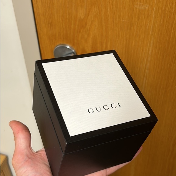 Gucci Timeless Swiss made watch - Picture 4 of 5